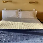 Condal Ξενοδοχείο 2*